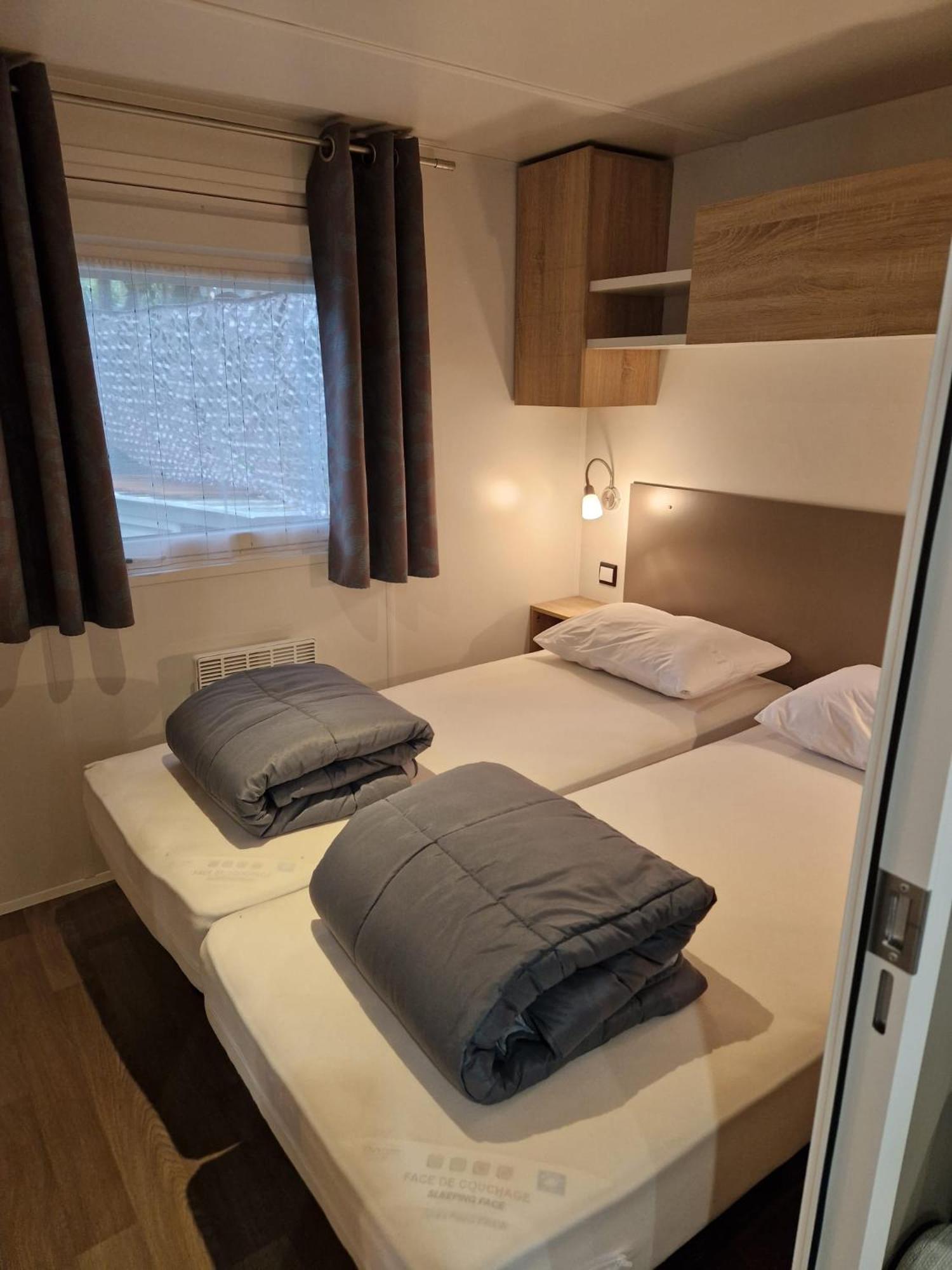 Mobil Home Tout Confort 3 Chambres Camping Les Pierres Couchees Saint-Brévin-les-Pins Luaran gambar